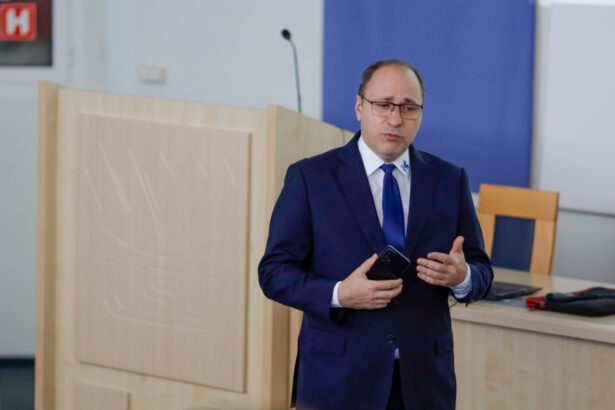 exclusiv sport arta si voluntariat solutia ministrului educatiei pentru combaterea consumului de droguri in scoli 6a0b0612268b6