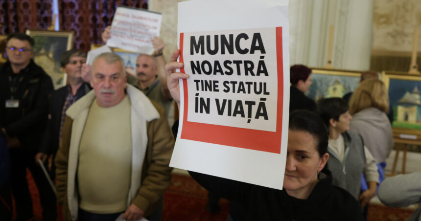 functionarii din parlament ameninta cu greva generala din cauza noii legi a salarizarii nu solicitam privilegii 6a182700dfd2a