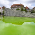 galerie foto protest verde in germania fantani colorate in zeci de orase de activisti ai miscarii extinction rebellion 6a0f47e664f0f