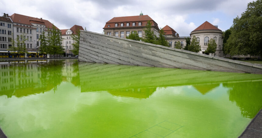 galerie foto protest verde in germania fantani colorate in zeci de orase de activisti ai miscarii extinction rebellion 6a0f47e664f0f