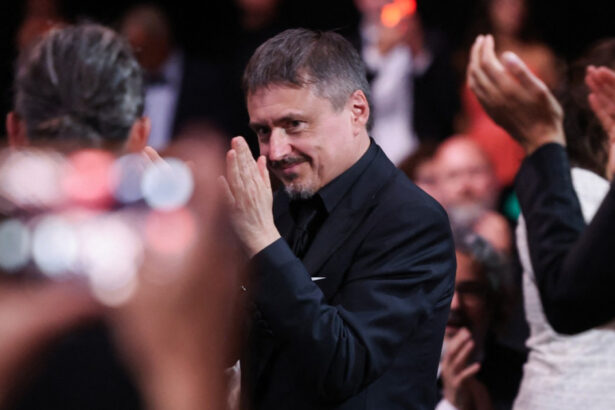 ilie bolojan felicitari pentru cristian mungiu premiat la cannes multumim pentru imaginea pe care o duce mai departe despre romania 6a1325b1eca42