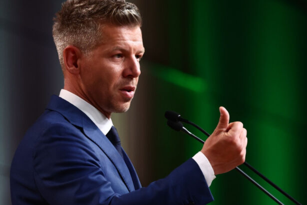 in primul sau discurs in calitate de prim ministru peter magyar i a dat presedintelui ungariei un ultimatum pentru a demisiona 69ff75e840b88