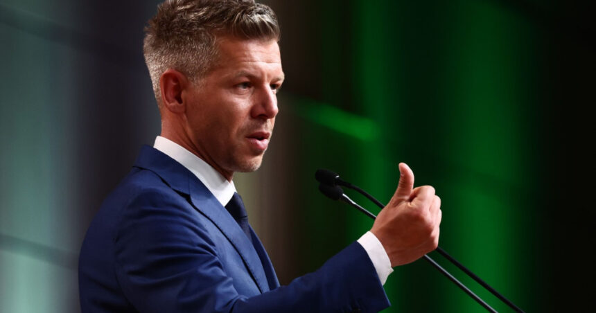 in primul sau discurs in calitate de prim ministru peter magyar i a dat presedintelui ungariei un ultimatum pentru a demisiona 69ff75e840b88