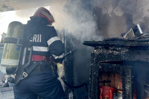incendiu la un spatiu comercial de pe strada stefan cel mare mai multe persoane evacuate 6a003898598c6