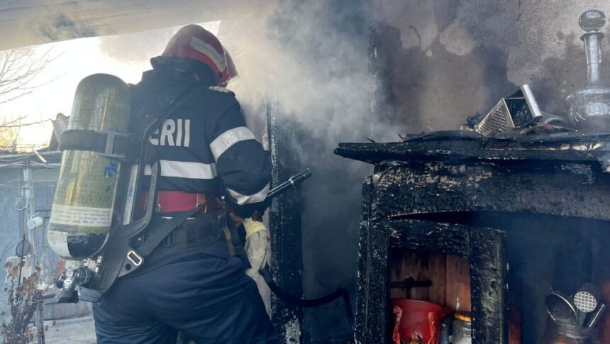 incendiu la un spatiu comercial de pe strada stefan cel mare mai multe persoane evacuate 6a003898598c6