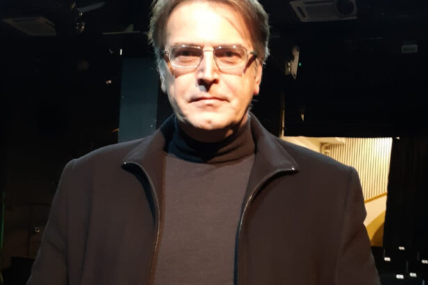 ioan isaiu ultim omagiu in foaierul teatrului national din cluj napoca actorul va fi inmormantat miercuri la dej 6a00a7c37bbb9
