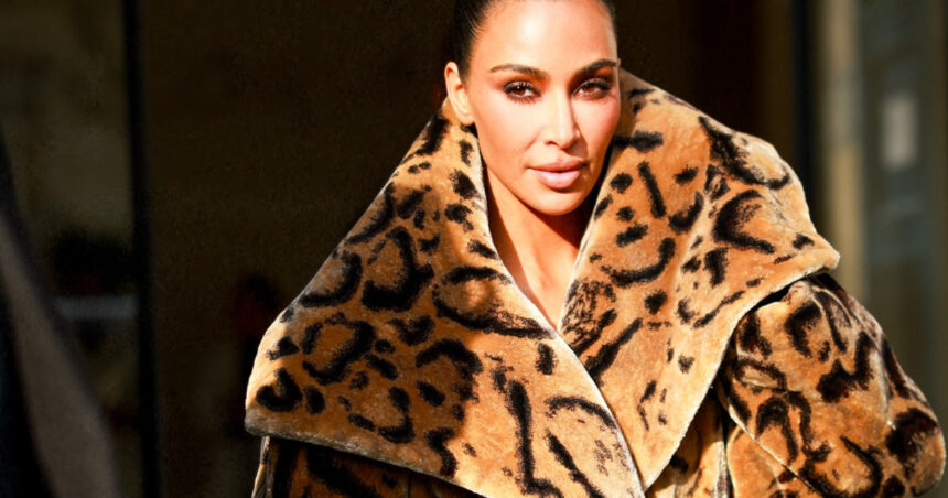 kim kardashian cere despagubiri de 1 euro de la hotii bunici care au jefuit o de bijuterii de 9 milioane de euro in paris 6a0c09d99635d