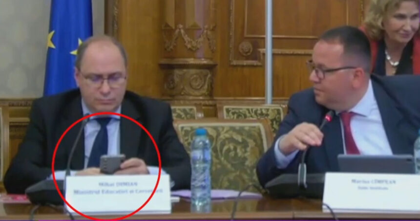 mihai dimian anunta ca isi va dona salariul de ministru dupa criticile ca a ignorat discursul unei eleve de clasa a v a 6a18213a81118