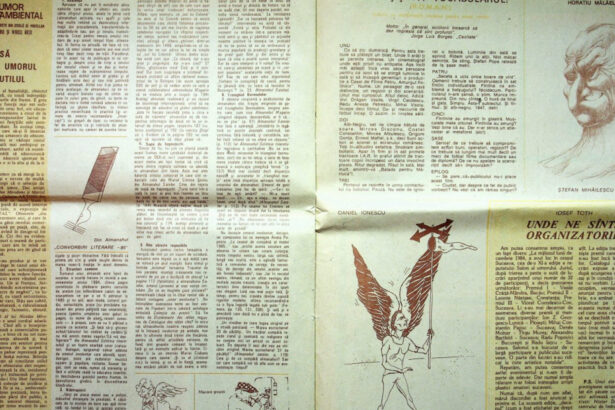o fisa informativa din anii 80 in caricatura e prezentat un tobosar care tremura de frig iar toba e o canistra de benzina goala 69fc49ca83d3d