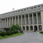palatul victoria iluminat sambata in culorile uniunii europene mesajul guvernului de 9 mai 69ff171a2bbaf