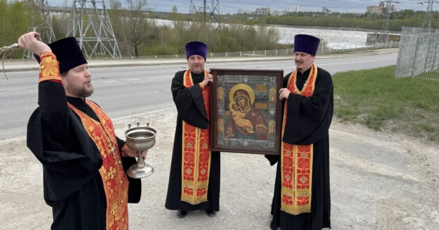 preotii ortodocsi rusi au organizat o procesiune cu icoane pentru a alunga dronele ucrainene atacurile calificate drept necaz 6a0c0a368366c