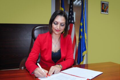 protest la mangalia impotriva repunerii alinei dan pe functia de manager al spitalului 69ff0a910124e