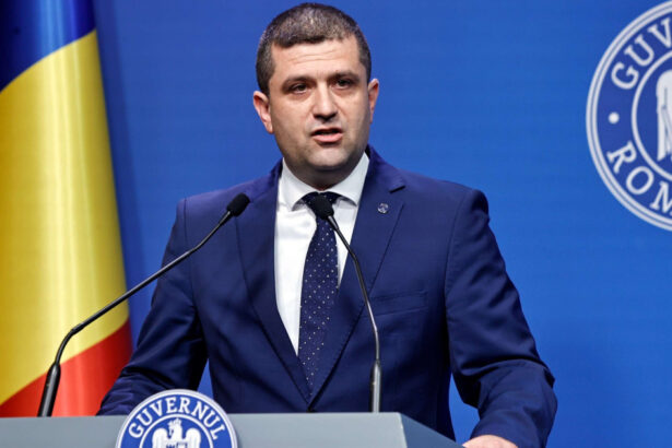 radu miruta atac la seful romarm pe care il acuza ca a ocupat ilegal o functie nici nu stie sa desparta in silabe ce inseamna asta 6a106bb6eba95