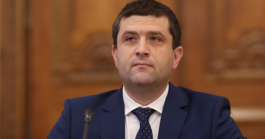 radu miruta in fabricile de armament din romania au crescut copaci de bine ce au fost folositi banii din inzestrare pentru armata 6a06a95141515