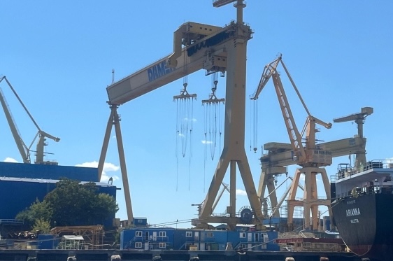 santierul naval mangalia va fi scos la vanzare iar peste 1 000 de angajati vor fi concediati 6a15eec1d1130