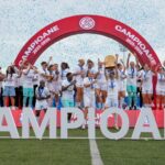 sarbatoare in alb albastru fetele de la farul au primit trofeul campioanei 6a1be5351efc4