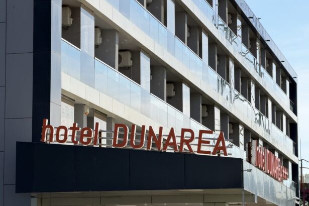 se demoleaza hotelul dunarea noul proprietar a solicitat un certificat de urbanism pentru un nou proiect turistic 6a079f83dbe58