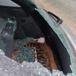 spaima cartierului icil care distrugea masini cu lopata a iesit din puscarie si a distrus alte masini 69fd01f73765b