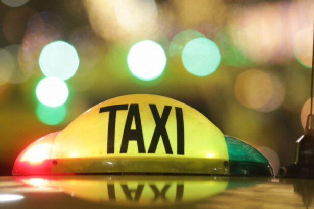 un barbat din targoviste a spart intr o saptamana 11 taxiuri din care a furat bani si telefoane 6a0890c76e0a3
