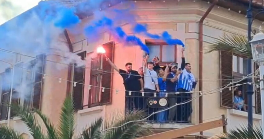 video atmosfera incendiara la craiova inaintea finalei de campionat mii de suporteri au blocat centrul orasului 6a09fadf0d644