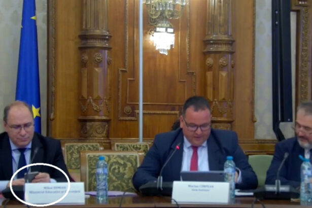 video eleva de clasa a v a discurs in lacrimi despre presiunea din scoala in timp ce ministrul educatiei statea pe telefon 6a16a4465ca9b