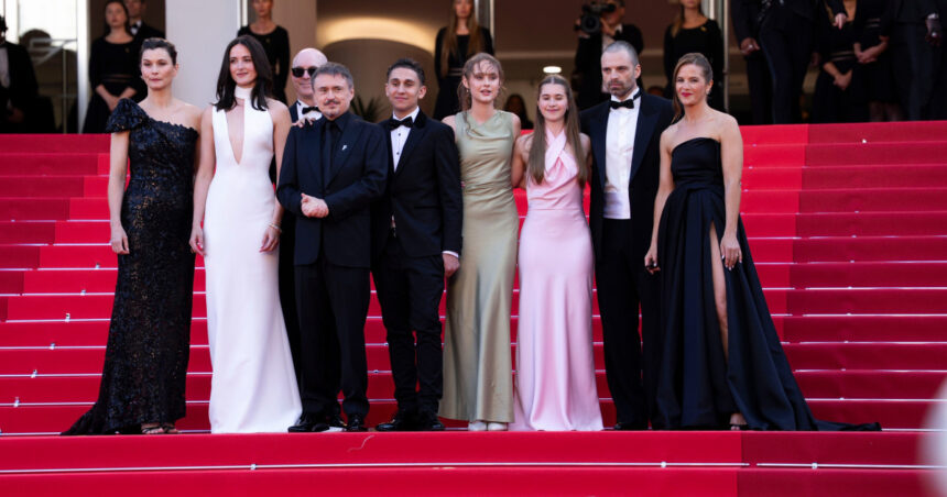 video filmul fjord al lui cristian mungiu cu sebastian stan in distributie ovationat timp de 12 minute la cannes 6a0caa518aa21