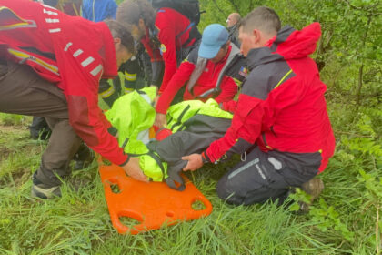 video noi imagini cu momentul in care copilul de 5 ani din sibiu a fost gasit gestul salvamontistilor care l a facut pe alex sa zambeasca 6a059964cad44