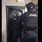video perchezitii in bucuresti si patru judete intr un dosar de inselaciune cu reparatii de acoperisuri prejudiciul ajunge la 500 000 de lei 6a15a3a72fdd1
