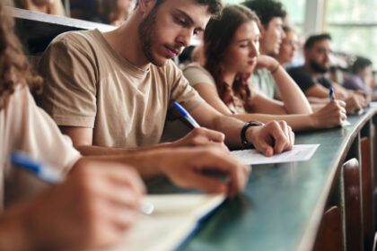 video practica inca din bancile facultatii cum incearca marile universitati din tara sa si pregateasca studentii pentru piata muncii 69fc1f9abdff8