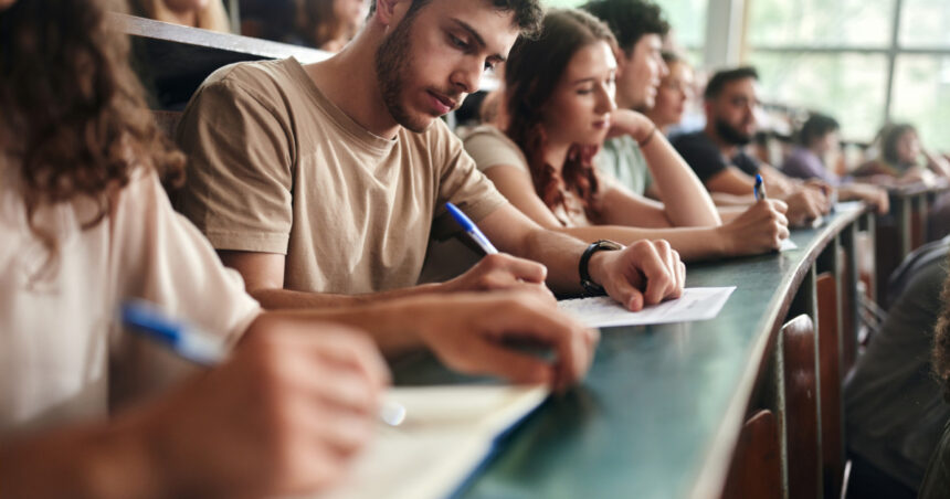 video practica inca din bancile facultatii cum incearca marile universitati din tara sa si pregateasca studentii pentru piata muncii 69fc1f9abdff8
