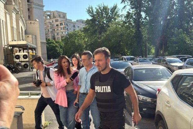 video procurorul teodor nita adus la parchetul general singur inainte de analizarea masurii preventive azi va fi o surpriza 6a16978e3c4e1
