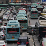 video tragedie in china 13 morti dupa ce un microbuz s a ciocnit de un camion pe o autostrada din henan 6a17f98426320