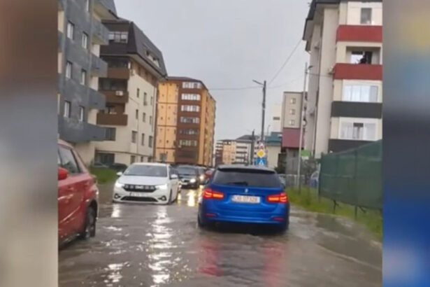 video vreme la extreme ploile torentiale si vantul puternic au facut ravagii in unele zone din tara copaci doborati si strazi inundate 6a11577425259
