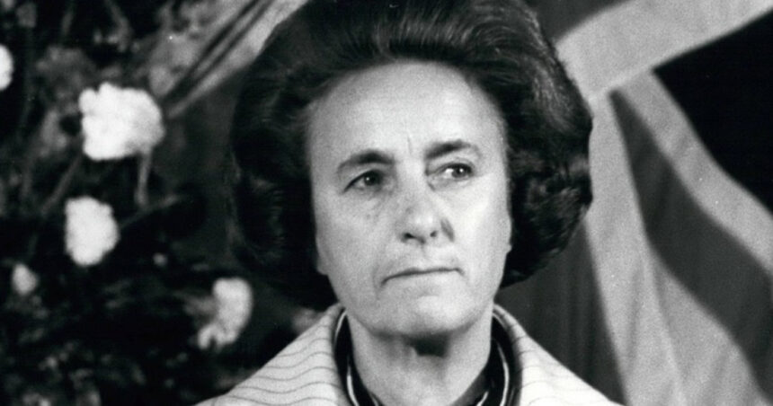 accidentul secret al elenei ceausescu sotia dictatorului a suferit un traumatism cranian sever ce a facut securitatea cnsas 6a3bd498a6aa3