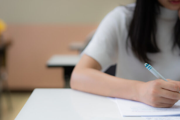 bacalaureat 2026 cum pot fi corectate greselile din lucrare regulile pe care candidatii trebuie sa le respecte in sala de examen 6a409f8a71686
