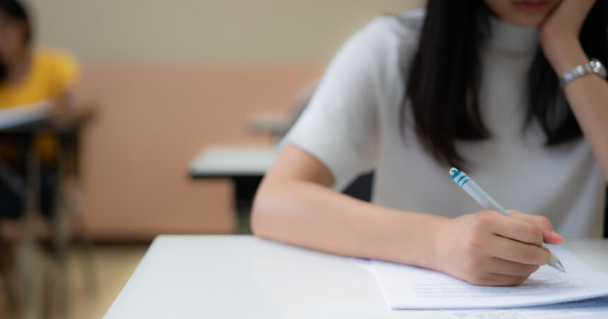 bacalaureat 2026 cum pot fi corectate greselile din lucrare regulile pe care candidatii trebuie sa le respecte in sala de examen 6a409f8a71686