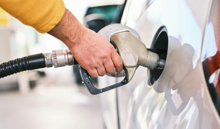 benzina a coborat sub 9 lei pe litru 6a2ed125d0f57