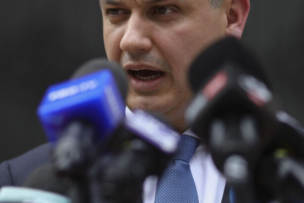 cand va depune eugen tomac programul de guvernare in parlament azi sunt programate discutii cu presedintii celor doua camere 6a2e389cf1d25