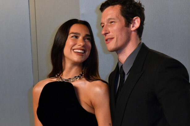 cantareata dua lipa si actorul callum turner s au casatorit urmeaza o petrecere de trei zile in sicilia 6a1d71512c660