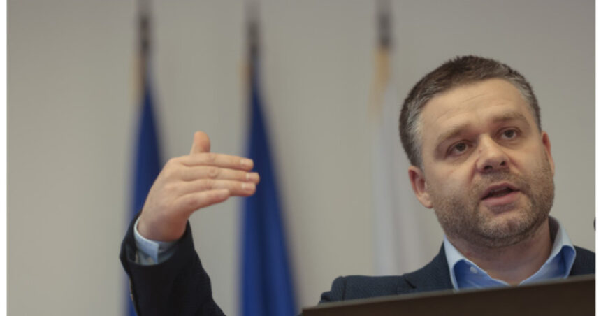 ciprian ciucu va lipsi de la sedinta pnl primarul general e la singapore a picat prost pentru mine din cauza tentativei de puci 6a2fb44e12b0d
