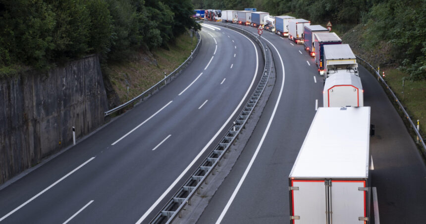 cnair impune restrictii de circulatie autovehiculelor de peste 75 tone in 16 judete din cauza caniculei 6a3e892d49c4e