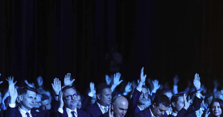 conducerea pnl a stabilit lista pucistilor care vor fi dati afara din partid 16 parlamentari 3 sefi de cj si un eurodeputat 6a3a404c0def9