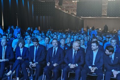 congresul pnl a decis cinci nume din pnl somate sa isi dea demisia din partid pana luni la pranz 6a3820d043a51
