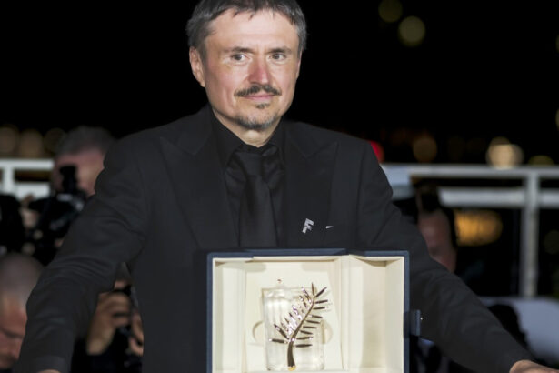 cristian mungiu cere ca sala palatului sa fie folosita de cineasti pentru premierele romanesti doar 50 de orase mai au cinematografe 6a1d5eed7f268
