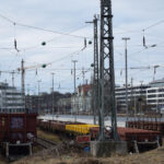 doua vagoane ale unui tren de marfa au cazut de pe un pod in munchen o persoana a fost grav ranita 6a3636b429c00