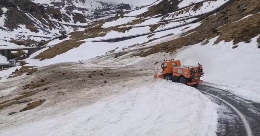 drumarii au terminat deszapezirea pe transfagarasan cand ar urma sa fie deschis drumul 6a29194c55d7c