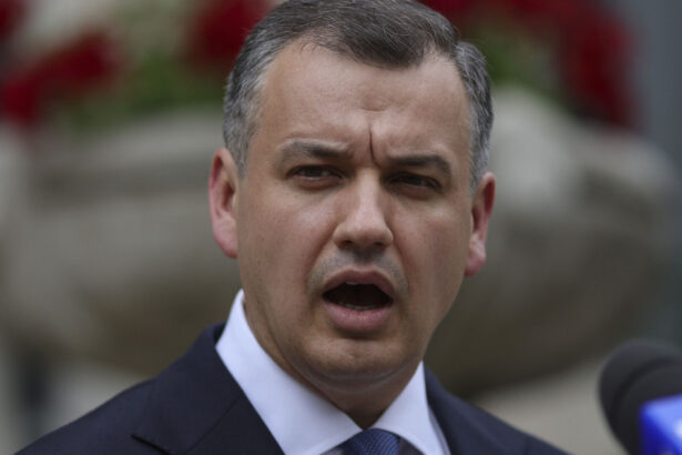 eugen tomac nu mai putem trai dupa romania creionata de pe timpul lui ceausescu si subventiona primarii cu 300 de locuitori 6a2d96ed2d121