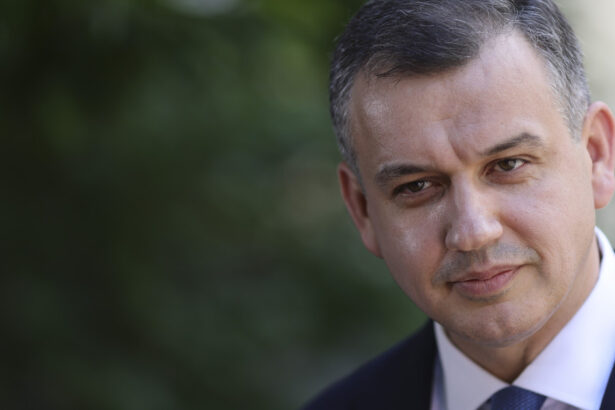 eugen tomac propune un sistem de invatamant comun pentru romania si rep moldova sa iesim din logica fiecare cu treburile lui 6a2a8011e6d9a