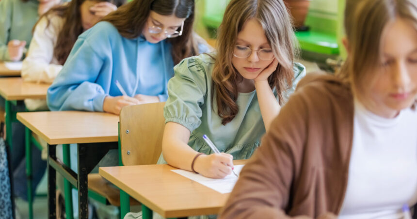 evaluarea nationala 2026 greseli care pot duce la eliminarea din examen regulile pe care elevii trebuie sa le respecte 6a376f97d8e36