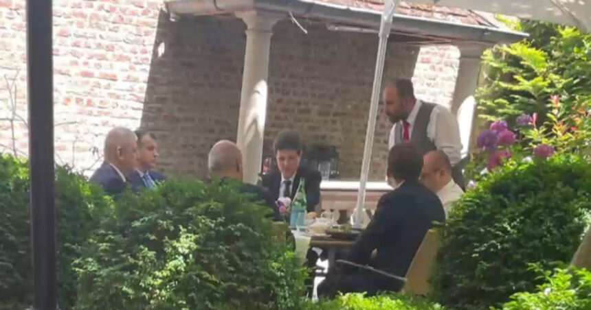exclusiv explicatiile lui eugen tomac despre fotografia in care apare alaturi de presedintele nicusor dan si seful spp la bruxelles 6a3fd729e1cb0